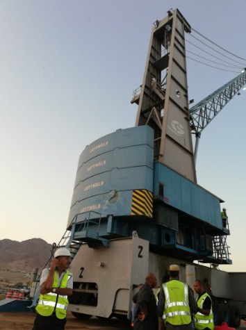 نقل اضخم رافعه تزن 450 طنا