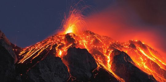 «قنبلة حمم» تضرب قاربا في هاواي