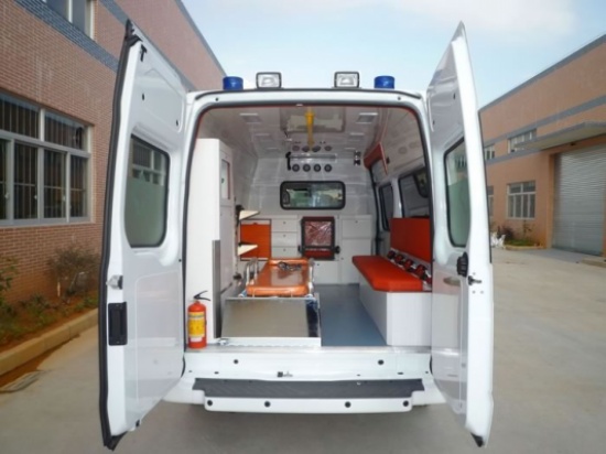 إجراء عملية ولادة لسيدة في المفرق