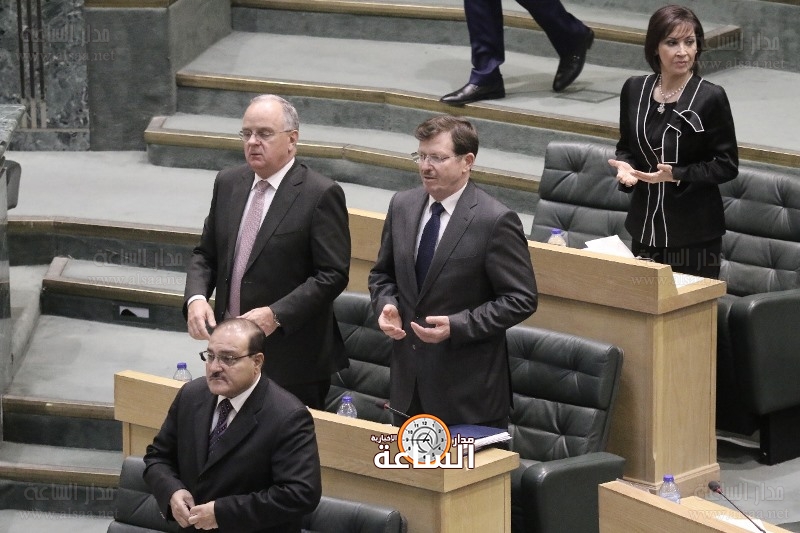 الرزاز: جميع الوزراء في حكومتي ليس