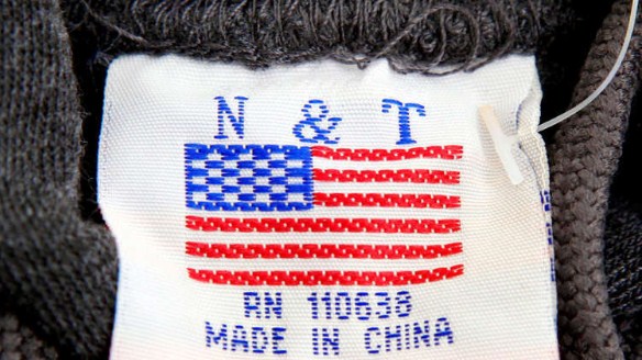 ترامب يهدد الصين برسوم على بضائع