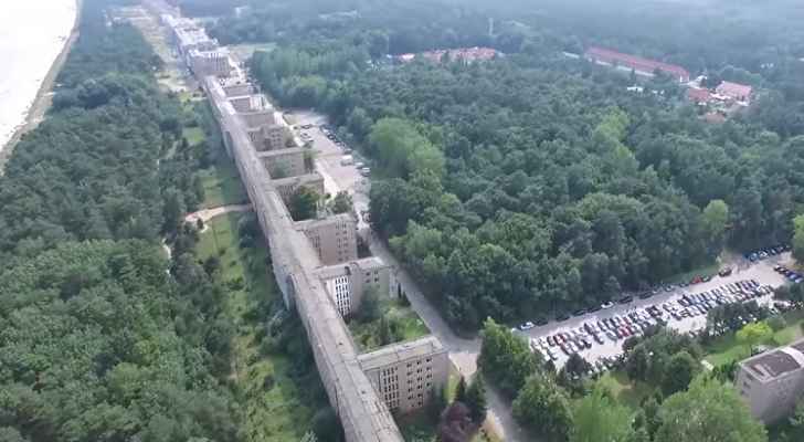 افتتاح منتجع سياحي عملاق بناه أدولف