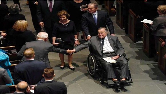 مجهول يقتل طبيب بوش الأب