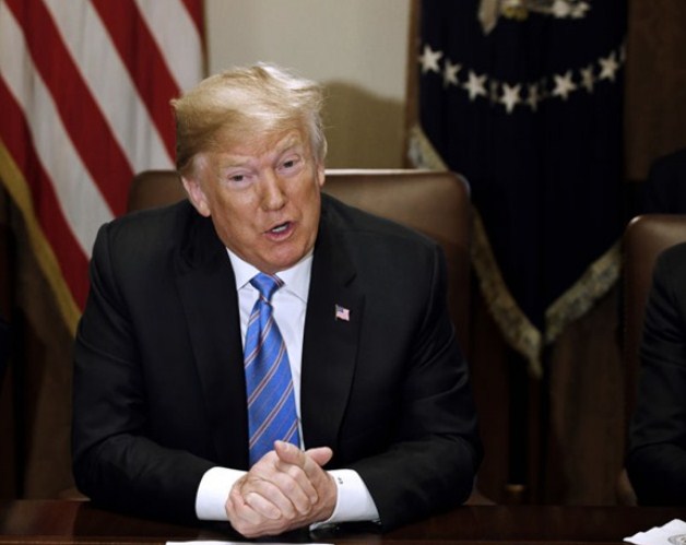 ترامب يتهم أوروبا والصين بالتلاعب في