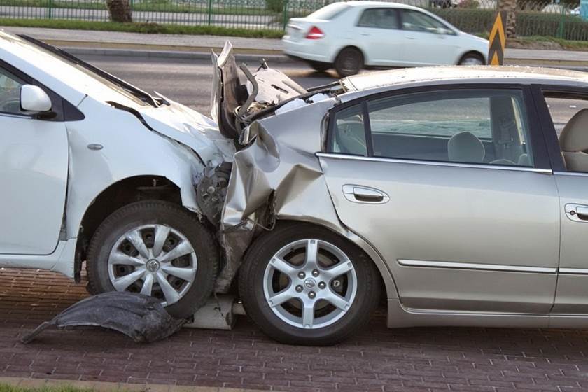 3 إصابات بتصادم مركبتين في المفرق