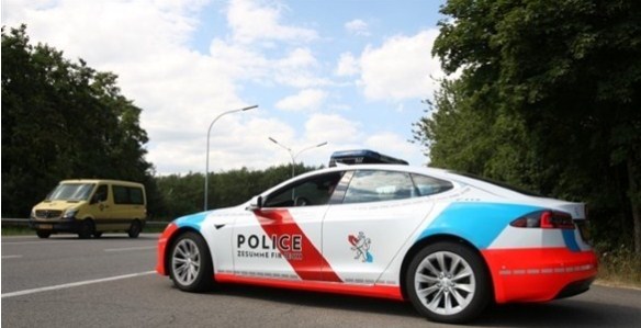 لوكسمبورغ تستعين بسيارتين كهربائيتين لإمساك المجرمين