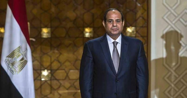 السيسي: واجهنا 21 ألف شائعة خلال