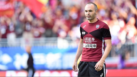 إنييستا يخسر مباراته الأولى مع فريقه