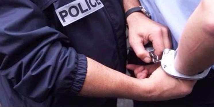 القبض على 5 أشخاص بعد سرقتهم