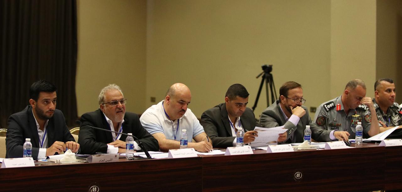 خلوة أندية المحترفين تطرح العائق المادي