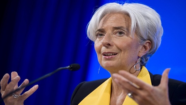 هبوط اضطراري لطائرة مديرة صندوق النقد