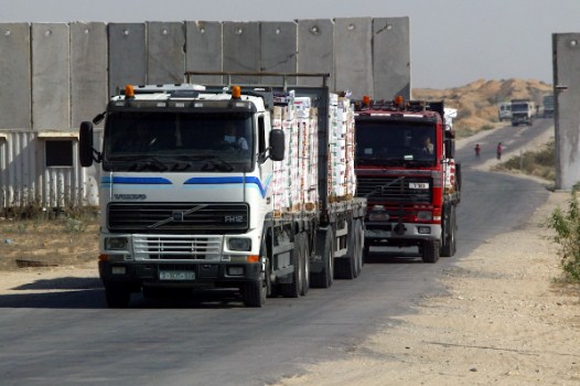 ليبرمان يعلن فتح معبر كرم أبو