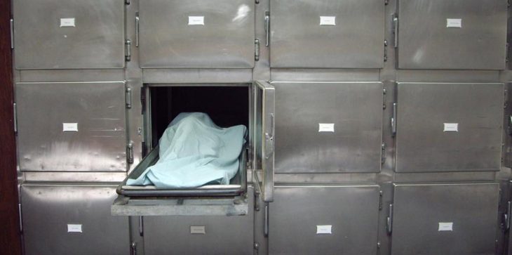 في جريمة بشعة.. رجل يقتل زوجته