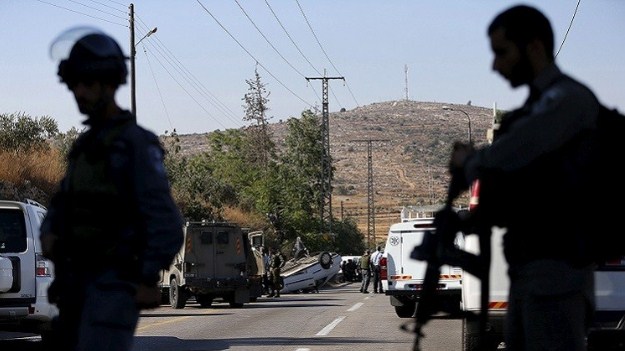 الاحتلال يعتقل 19 فلسطينيا