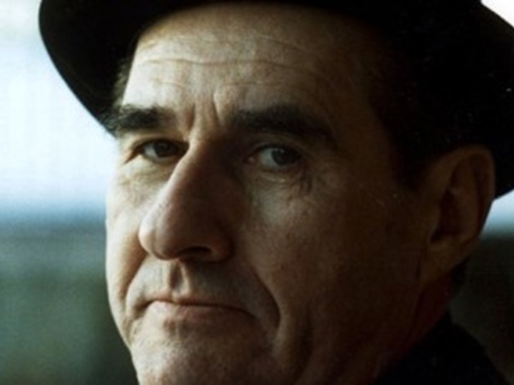 ملياردير سويدي يعرض 5 ملايين دولار