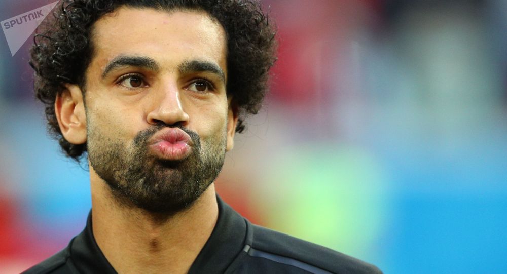 محمد صلاح يقدم نصيحة لشاب تحدث