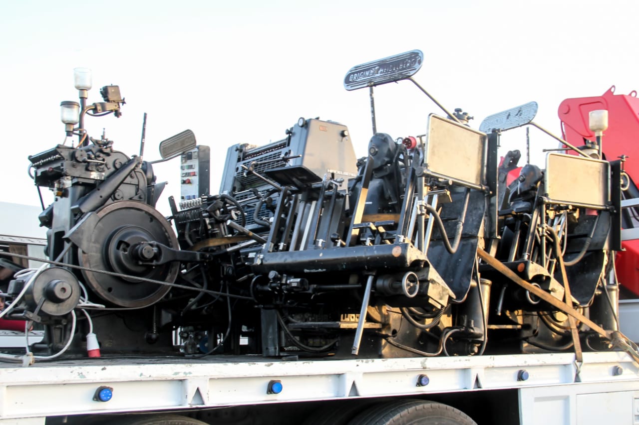 صور المضبوطات من مداهمات الجمارك والأمن