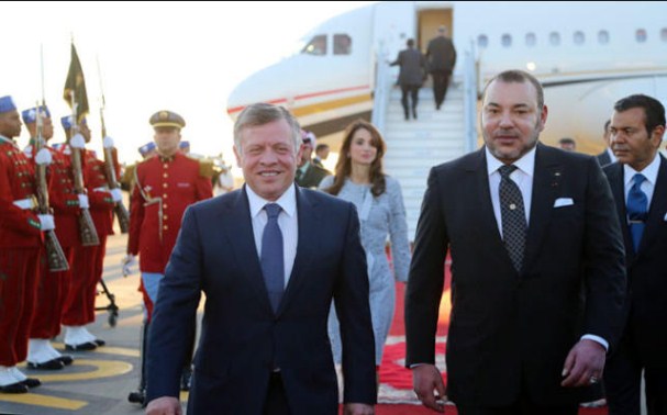 الملك يهنئ ملك المغرب بذكرى جلوسه