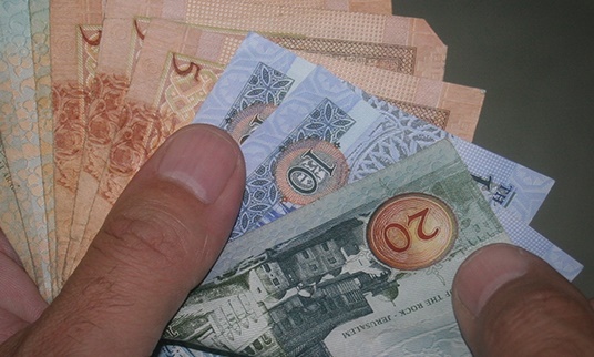 20 دينارا زيادة للمستفيدين من المعونة