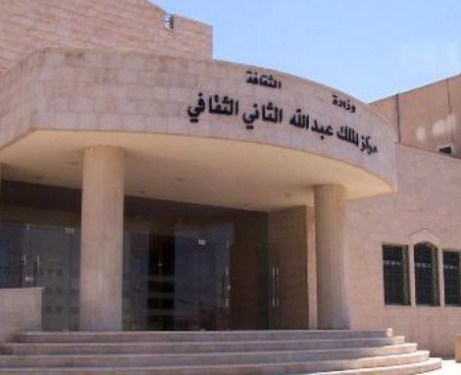 أبو رياش يقرأ قصصا واقعية في