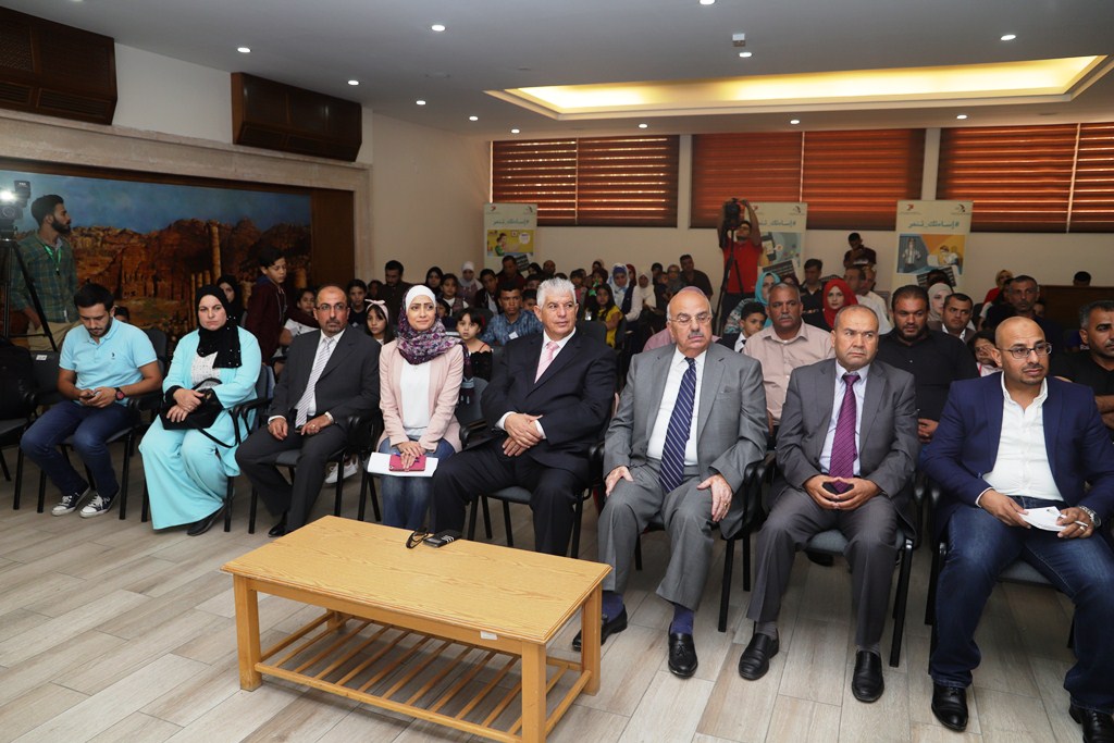 تسليم الجوائز الكبرى للفائزين في مسابقة