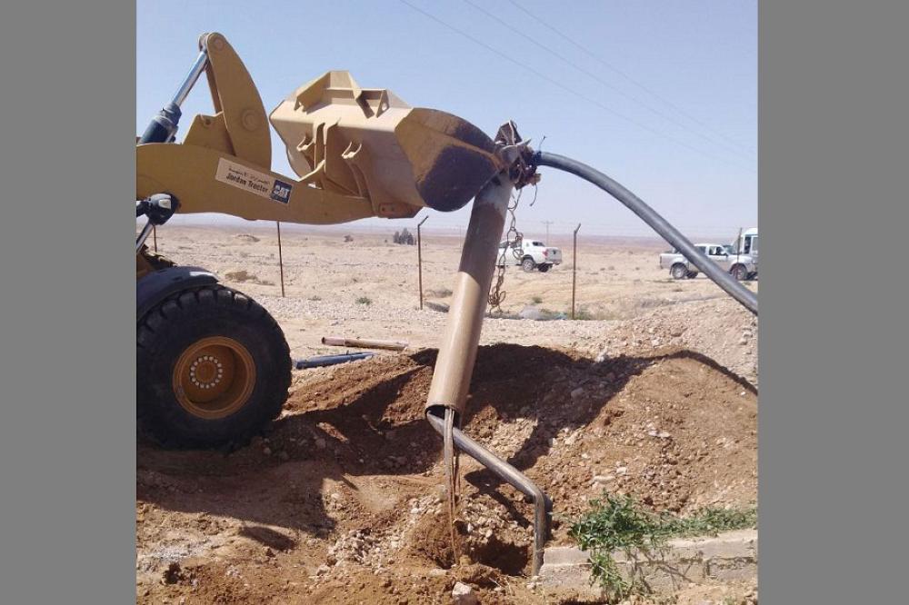 ردم بئر مخالفة في الرمثا