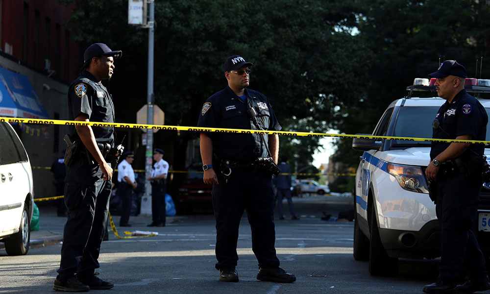 مقتل 4 أشخاص بينهم طفل في