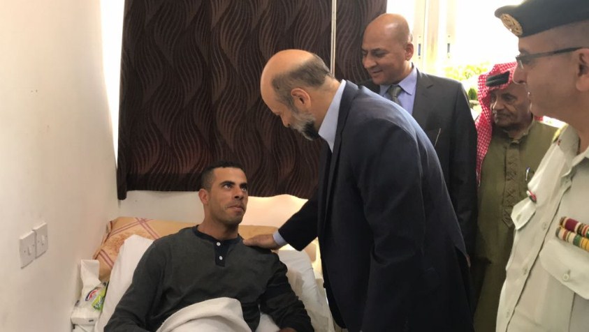 الرزاز يعود رقيب السير الشطي (صور)