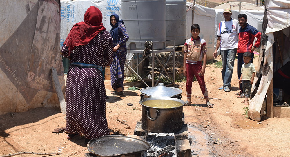 عودة أكثر من 300 لاجئ من