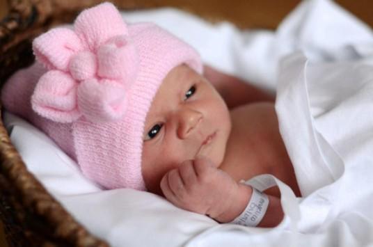 أم تبيع طفلها بـ 200 دولار