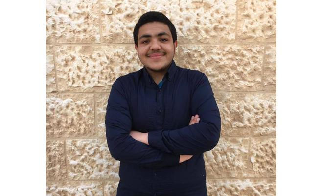الأول على الفرع العلمي يدرس حاليا