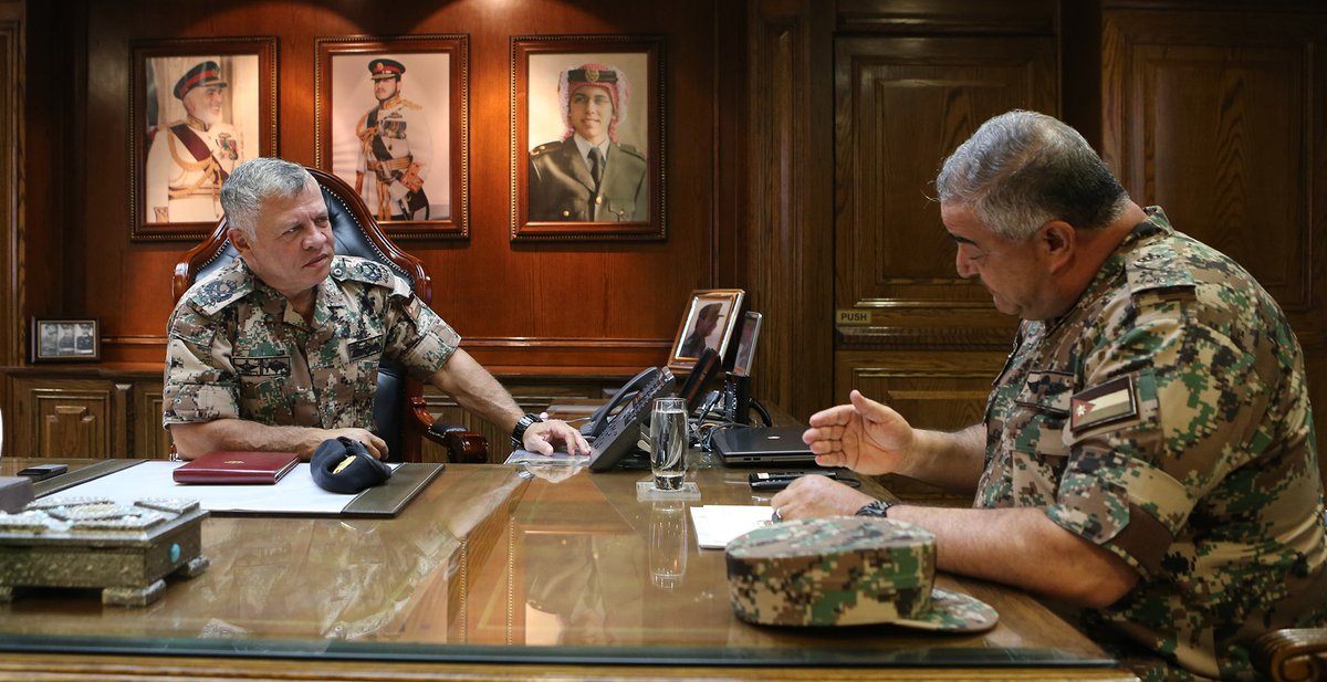 الملك يزور القيادة العامة للقوات المسلحة