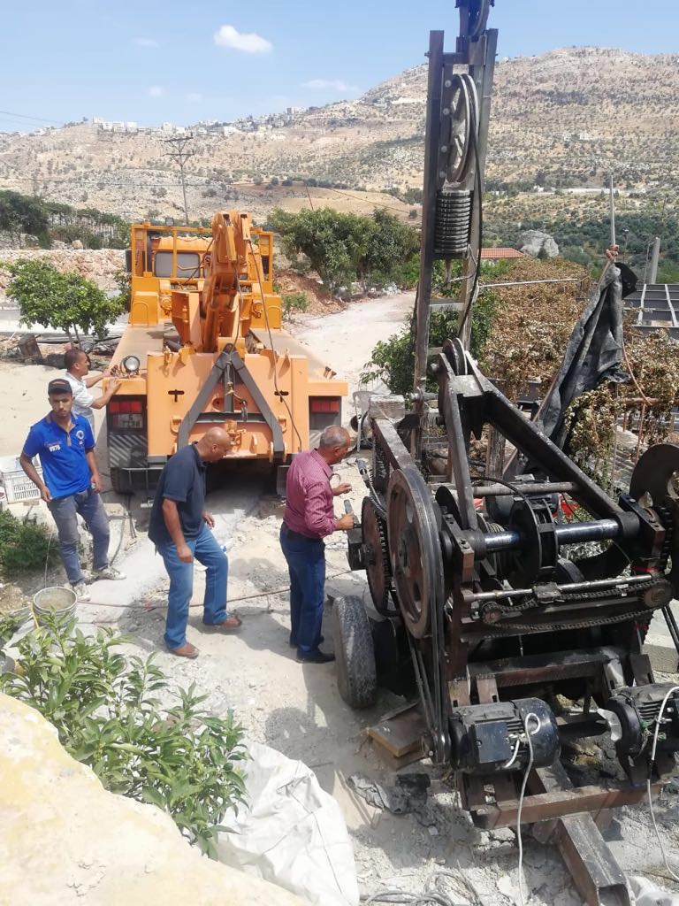 ضبط حفارات آبار مخالفة بكفرنجة والمفرق