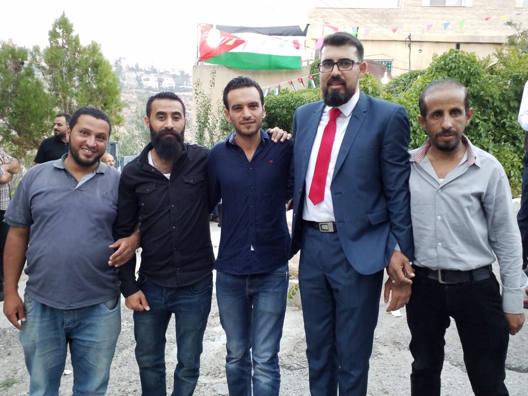 شادي العناسوة.. مبارك البكالوريوس (صور)