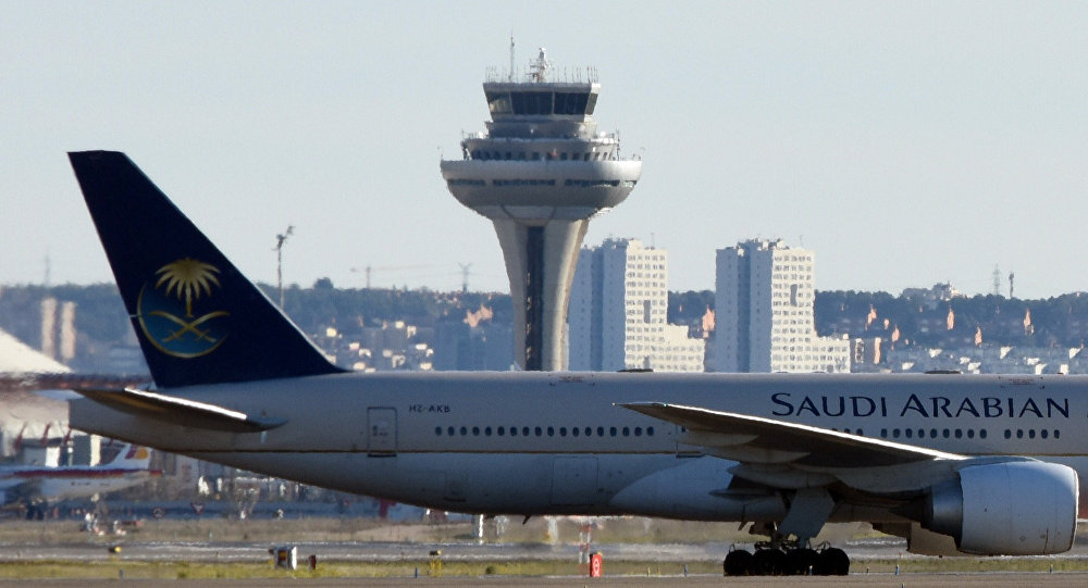 بالفيديو.. . طائرة متجهة إلى الرياض