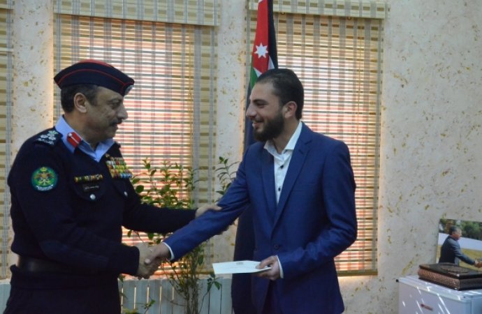 مدير الأمن العام يوعز بتكريم مواطنين