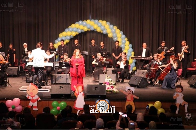 عايدة وكلارك والبندي ينشدون للأطفال «صوت