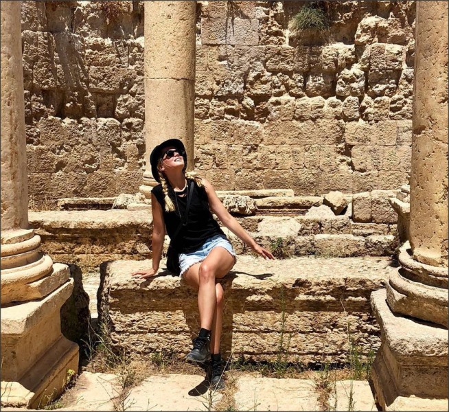 الفنانة الهوليودية آنا دي أرماس في