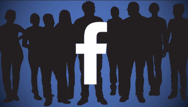 فيسبوك للبنوك: أعطونا بيانات عملائكم نعطيكم