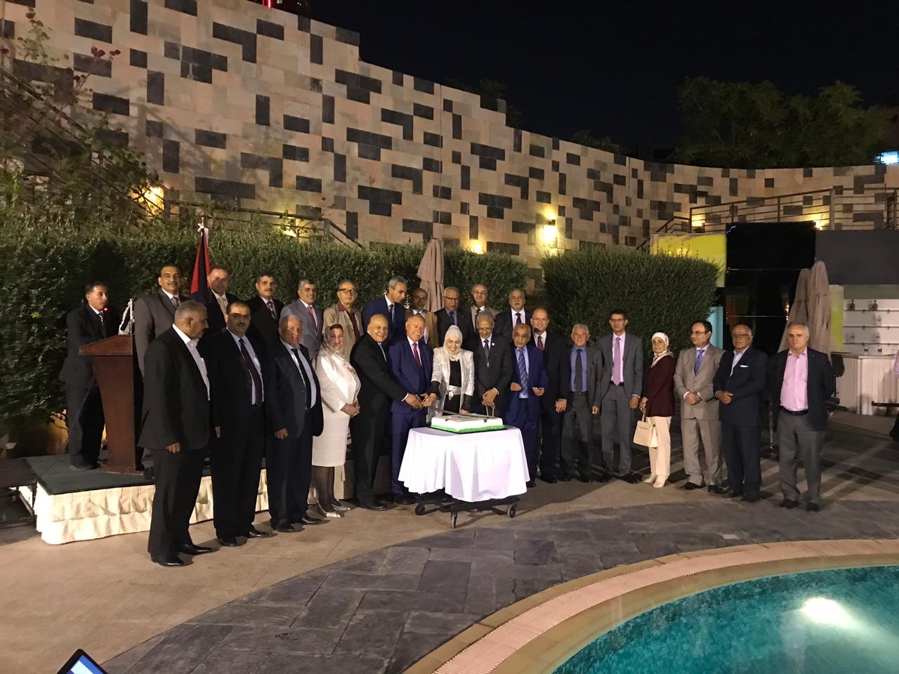 اتحاد الجامعات العربية يكرم أمينه العام