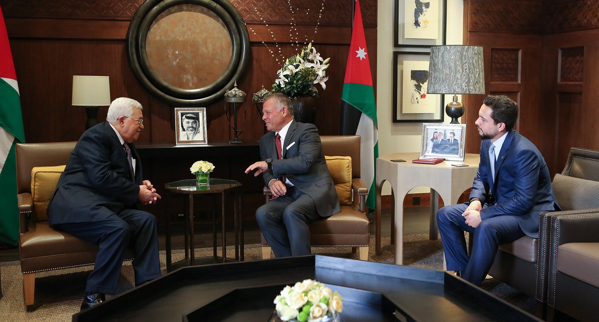 الملك يلتقي عباس: الأردن يقف بكل