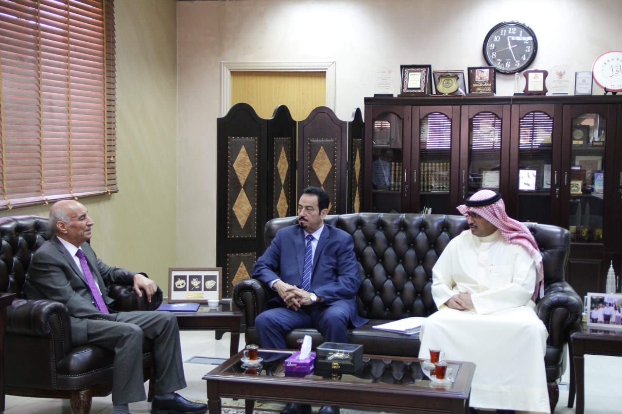 الدعيج يبحث امكانية التوسع بقبول الطلبة