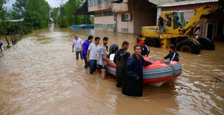 سيول مفاجئة في أوردو التركية تتسبب