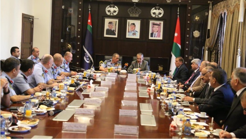 المبيضين : كل من يطلق عيارات