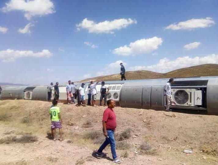 تونس.. إصابات في حادث انقلاب قطار