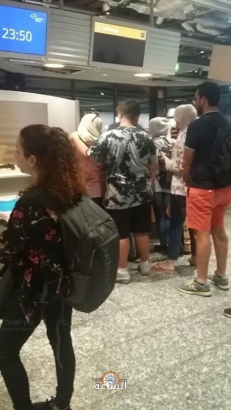 عشرات الأردنيين عالقون في مطار فرانكفورت..
