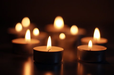 مسيرة شموع صامتة في الفحيص غدا