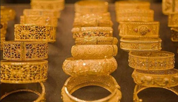 الذهب يهبط لأقل مستوى في 17