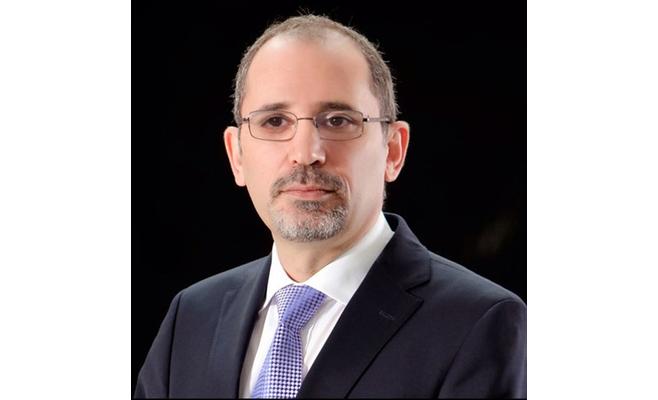 الصفدي يبحث مع عريقات تحركات انهاء