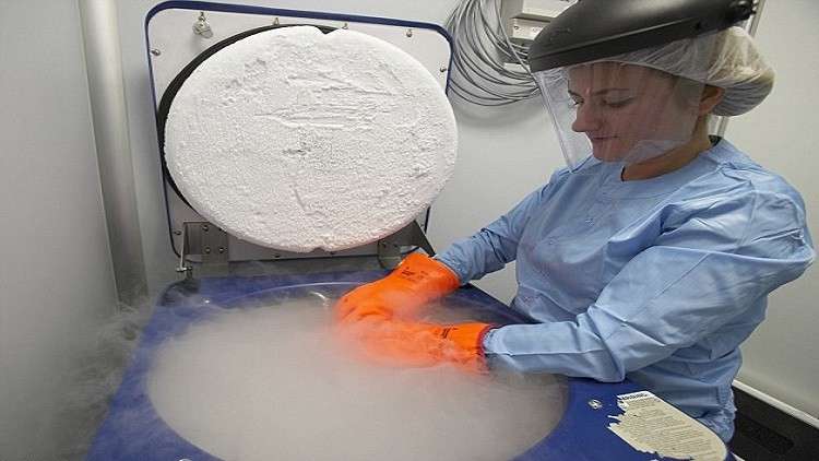 أثرياء يجمدون أدمغتهم على أمل العودة